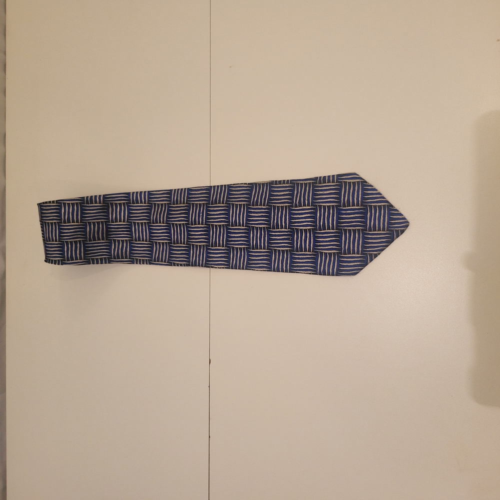 Milton Men's Neck